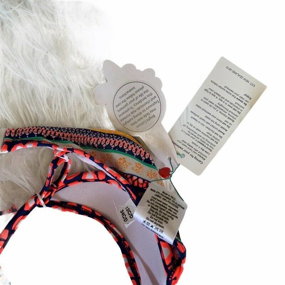 Piha Womens Bikini Swim Top Paisley 34C/D New - Picture 6 of 8